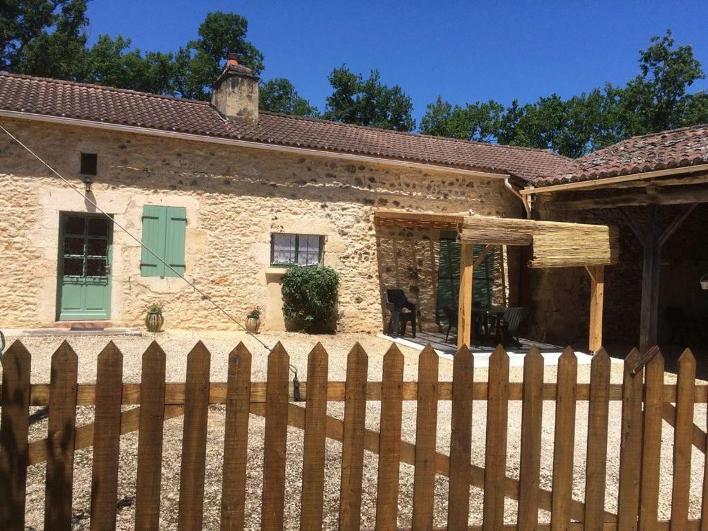 Gite De L Oustalneou Cuzorn Екстер'єр фото